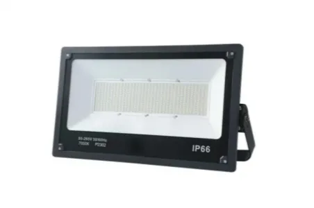 Which is better, a spotlight or a floodlight?